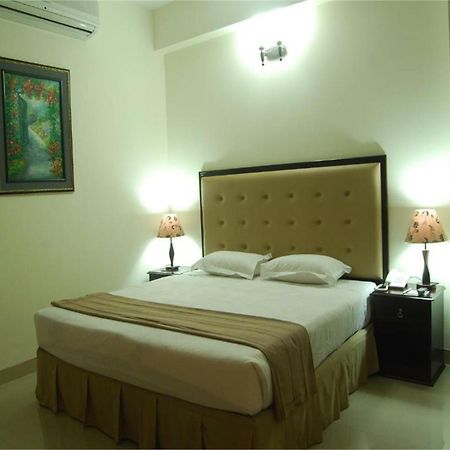 Hotel Ambassador Residency Chittagong Esterno foto