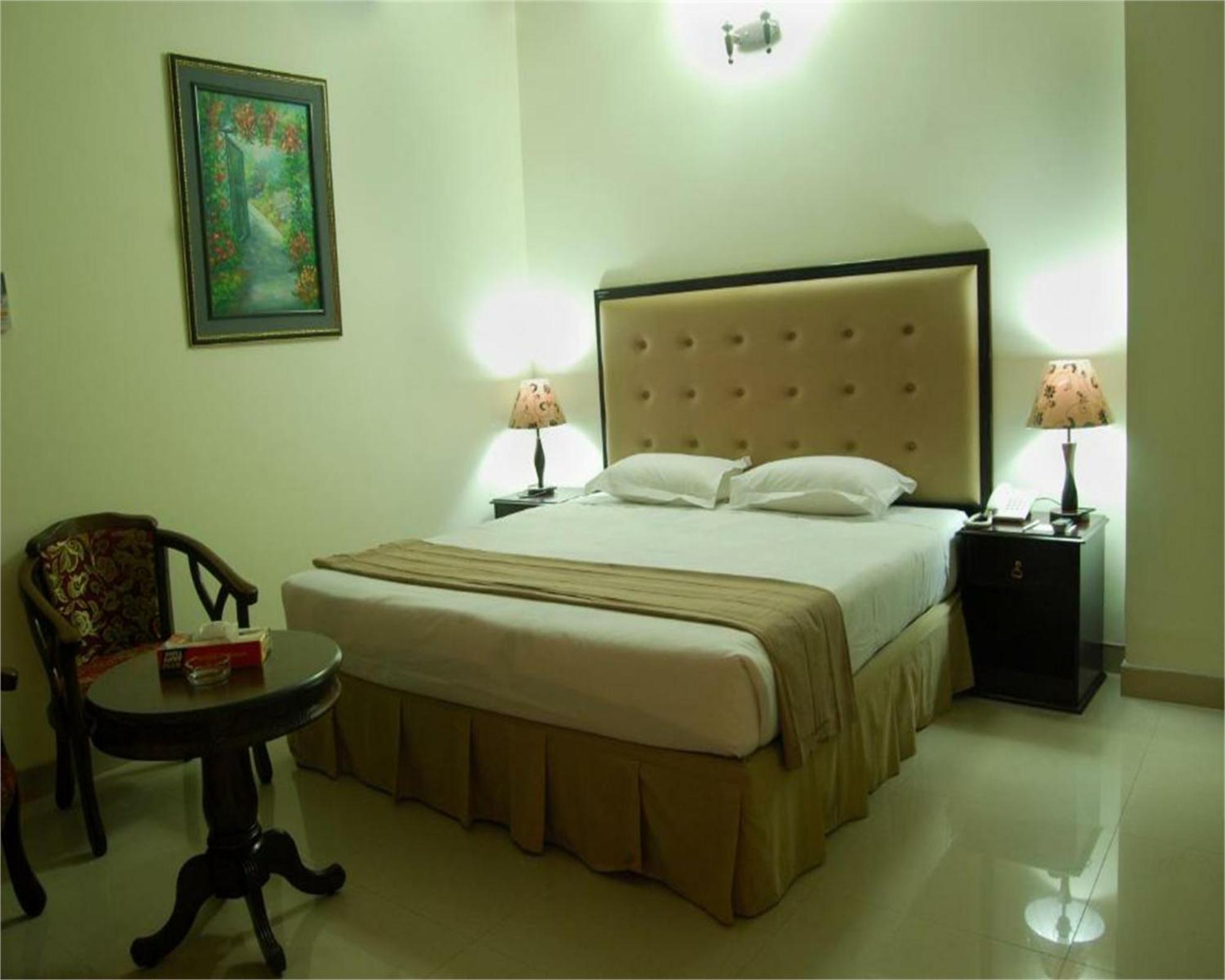 Hotel Ambassador Residency Chittagong Esterno foto