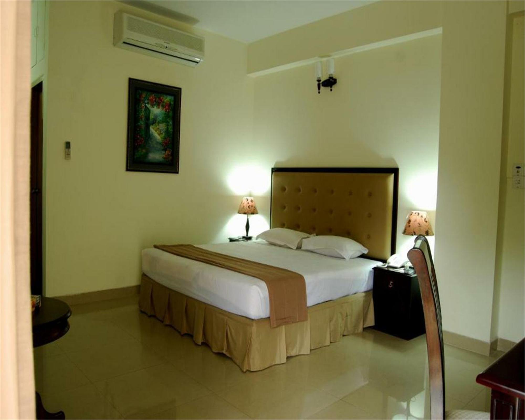 Hotel Ambassador Residency Chittagong Esterno foto